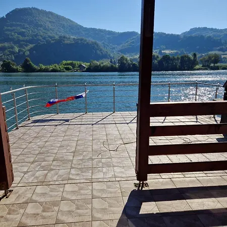 Holiday home Lake Cottage *