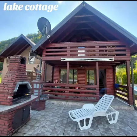 Lake Cottage Holiday home *