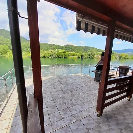 Lake Cottage Holiday home